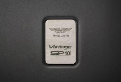 آستن مارتن تكشف عن فانتيج SP10 